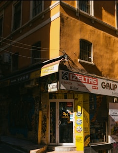 Frente de la ferretería